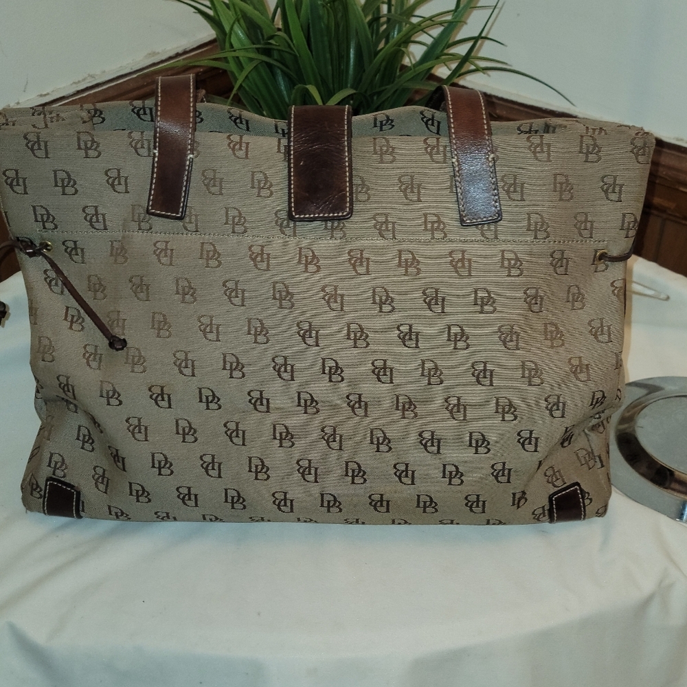 Dooney & Bourke Large Signature Tote